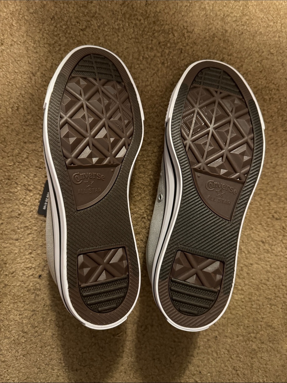Converse All Star Low Top Sneakers in Silver NWT - Picture 4 of 6